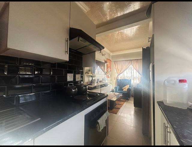 2 BEDROOM HOUSE FOR SALE IN SAVANNA CITY